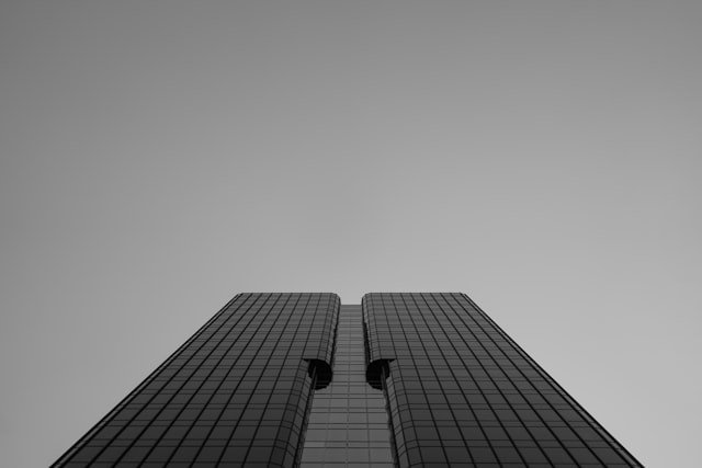 a black and white photo of a tall building