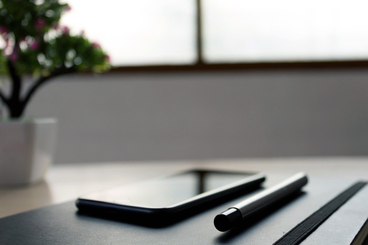 business, work, office, desk accessory, pen, notebook, notepad, diary, stationery, minimal, minimal tech, workspace, simple, modern, note, creative, document, gray business, gray office, gray laptop, gray work, gray tech, gray desk, gray simple, gray creative, gray document, gray note