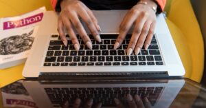 Pengembangan Aplikasi Web Custom dengan Bahasa Pemrograman Python